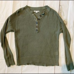 Green sweater with buttons
